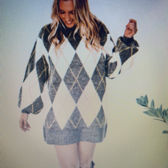 Turtle neck thigh length sweater tunic, NEW!! - Picture 2 of 3